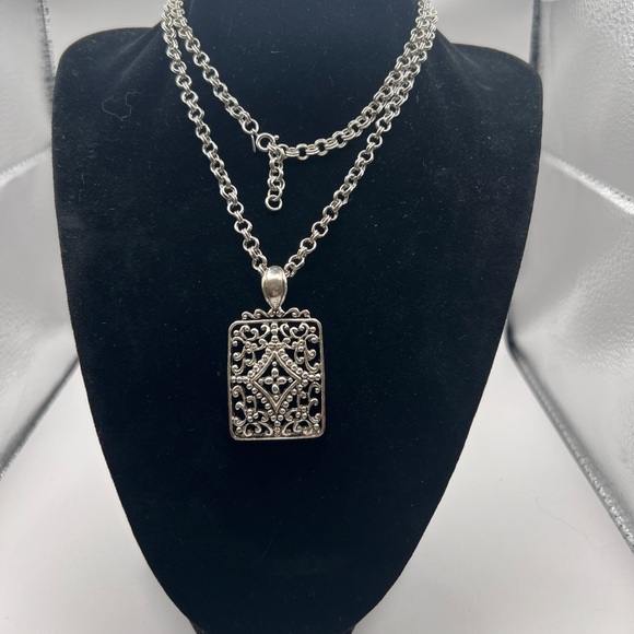 Vintage Monet Filigree silver tone pendant chain and earrings - Picture 2 of 12